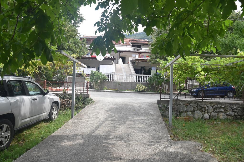 Vuko I Magdalena Midzor Apartment Petrovac Luaran gambar