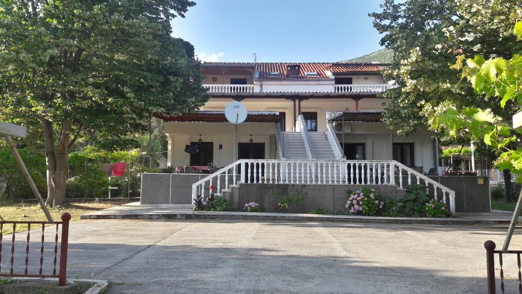 Vuko I Magdalena Midzor Apartment Petrovac Luaran gambar