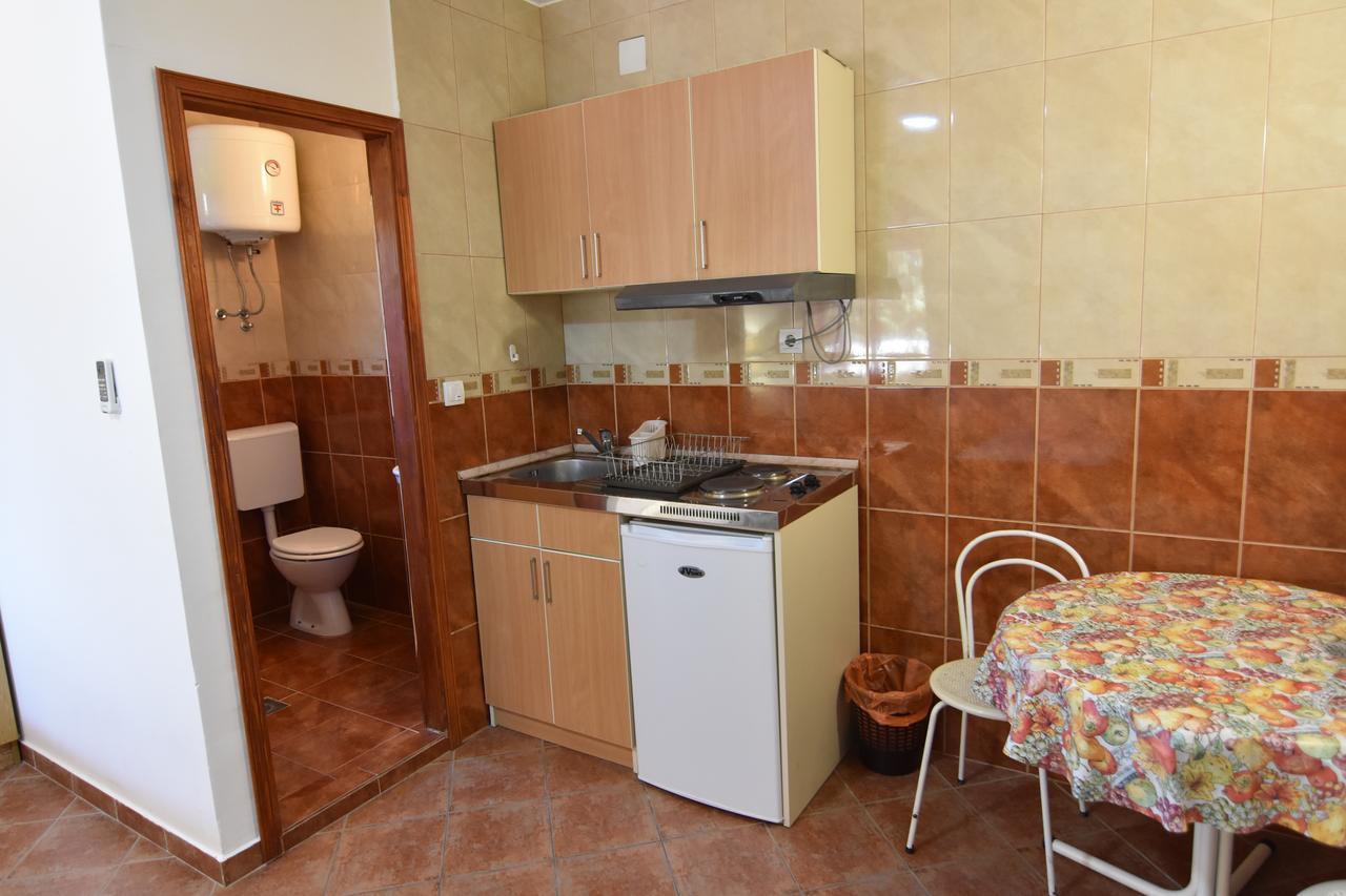 Vuko I Magdalena Midzor Apartment Petrovac Luaran gambar
