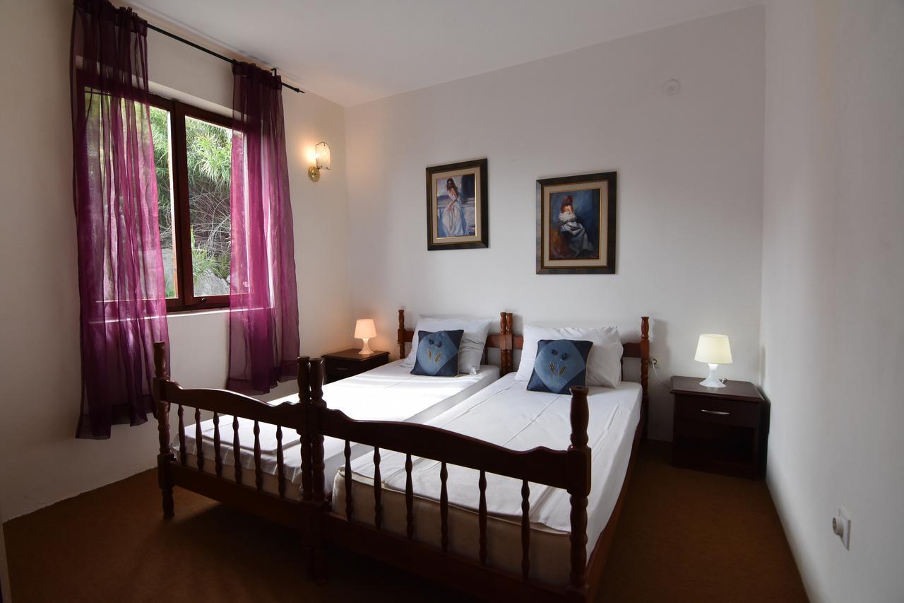Vuko I Magdalena Midzor Apartment Petrovac Luaran gambar